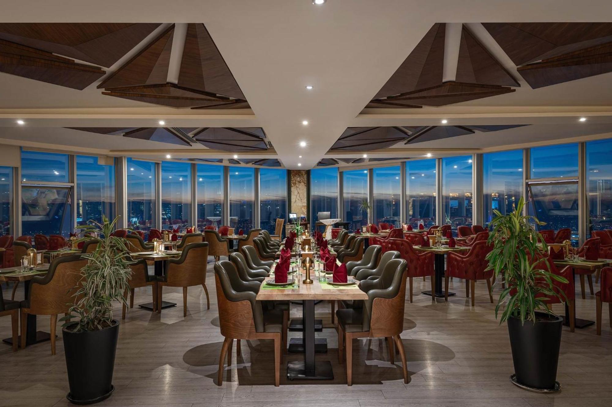Titanic Hotel & Spa Sulaymaniyah ภายนอก รูปภาพ The 360° Restaurant