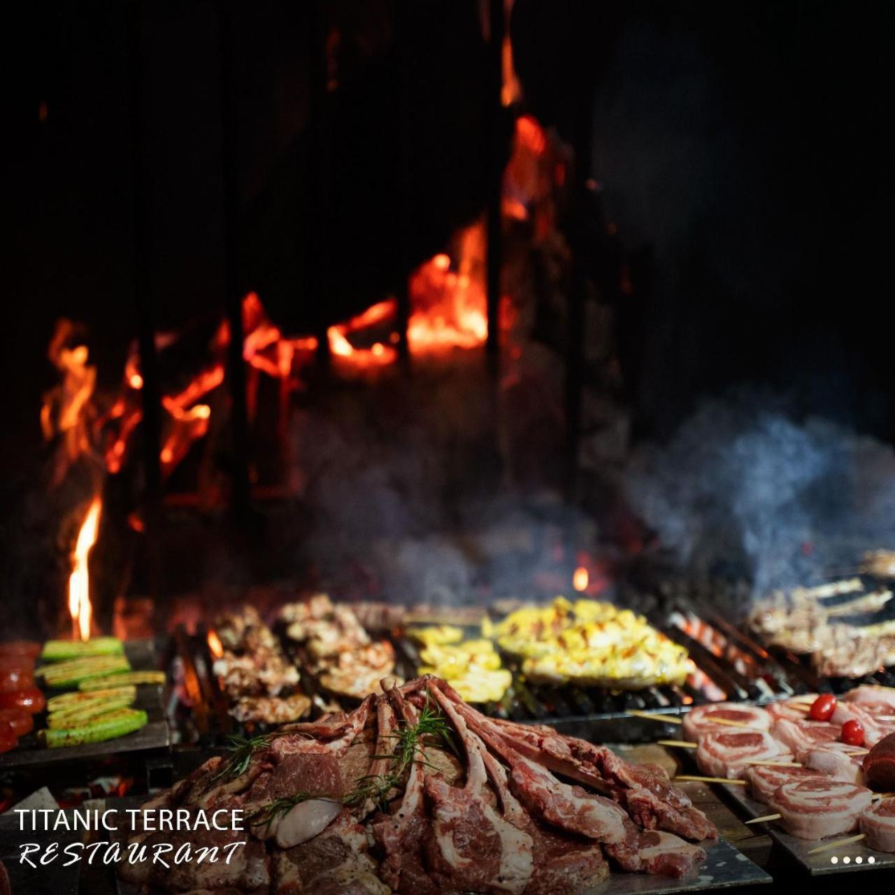 Titanic Hotel & Spa Sulaymaniyah ภายนอก รูปภาพ A typical barbecue