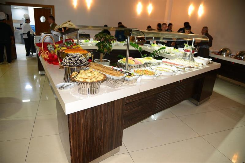 Titanic Hotel & Spa Sulaymaniyah ภายนอก รูปภาพ A salad bar